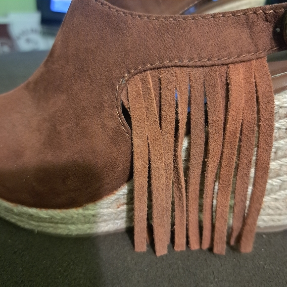 American Eagle Women's Wedges - Picture 3 of 10